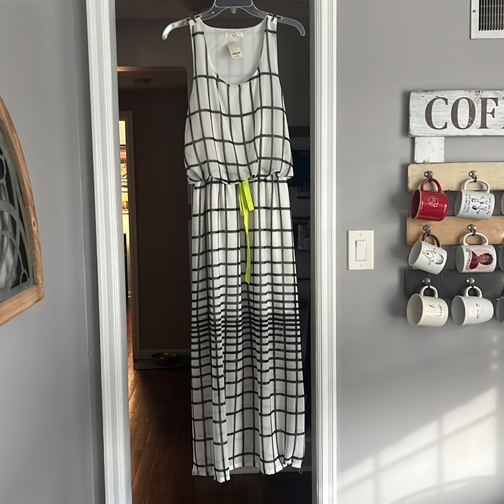 Black and white maxi dress - NWT